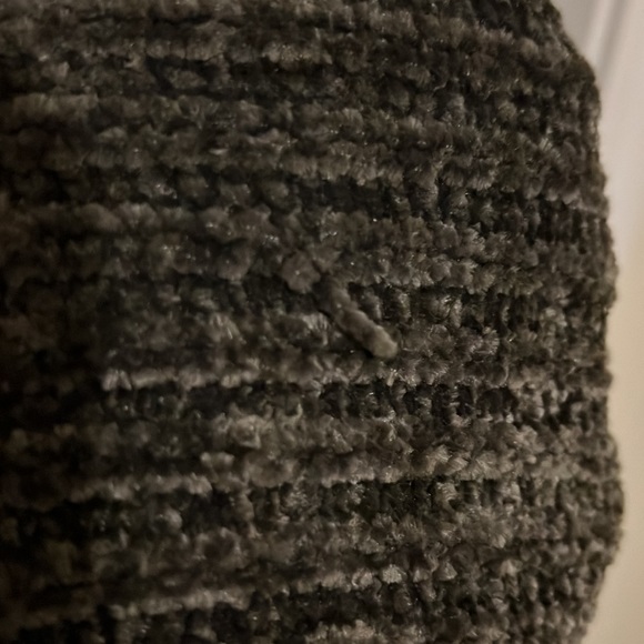 Soft cozy fuzzy sweater - Picture 4 of 5